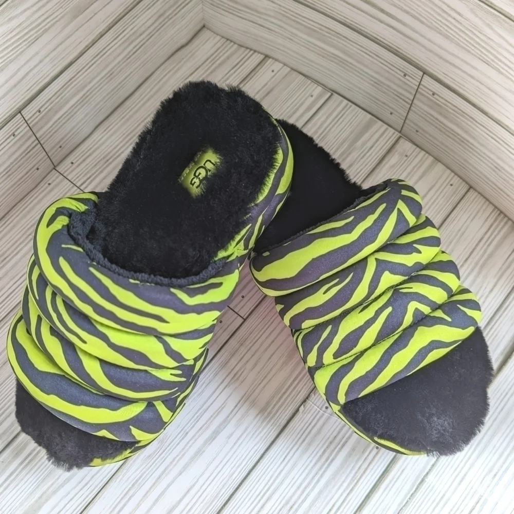 UGG Maxi Slides in Tiger Print in Key Lime and Black Women's Size 5 NWOT